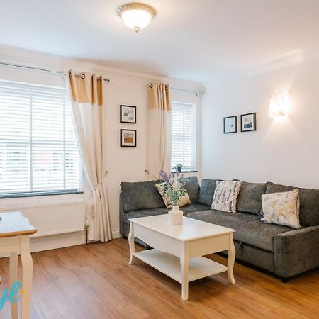 The Flat 2 By Sheryl - Stone Throw To Northampton Gen Hosp & Town Centre Apartment ภายนอก รูปภาพ